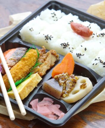 Japanese ready-made lunchbox, Bento