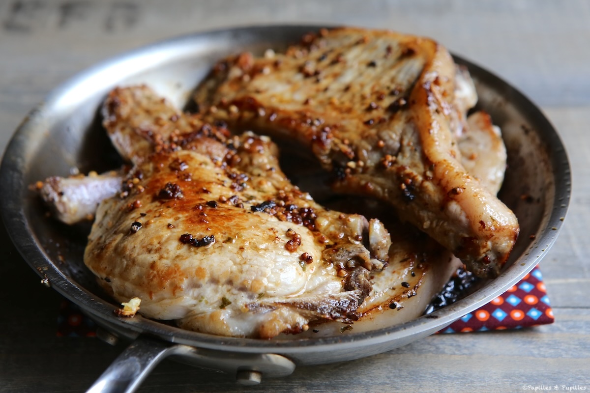 Côtes de porc à l'ail et aux graines de moutarde