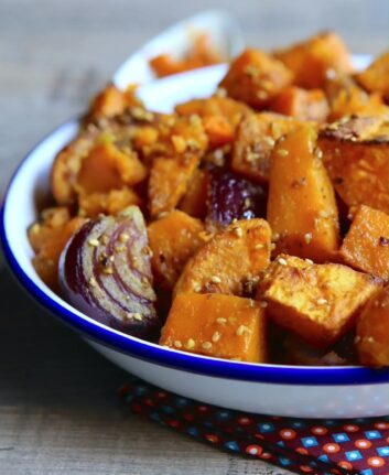 Courge Butternut et patate douce aux épices et graines