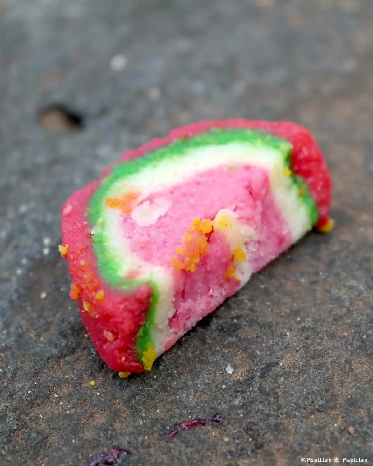 Barfi mauricien : gâteau de Diwali à base de lait en poudre, crème et cardamome, découpé en carrés