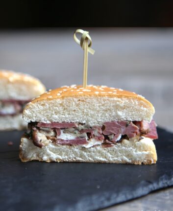 Burger de joues de porc confit