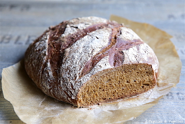 Pain au seigle et mélasse