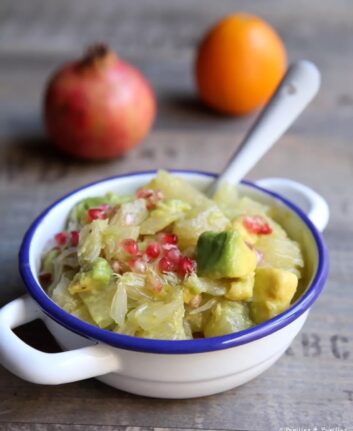 Salade à l’avocat, au pamplemousse, et à la grenade