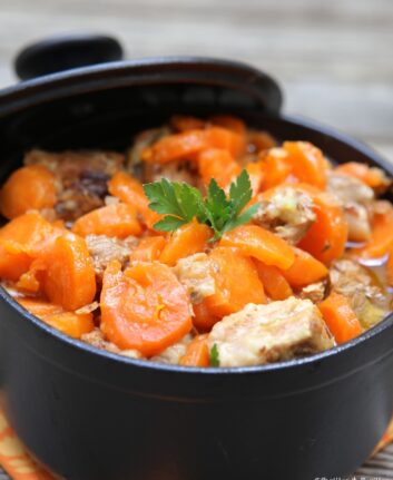 Sauté de veau aux carottes, au miel et au citron confit