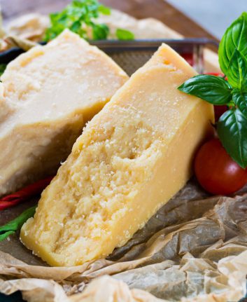 Grana Padano et Parmesan ©barmalini shutterstock
