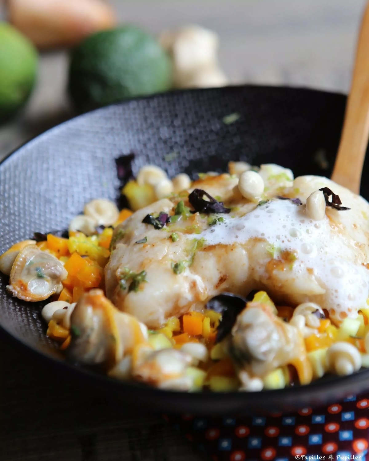 Merlu de ligne, carotte, noix de coco et coques