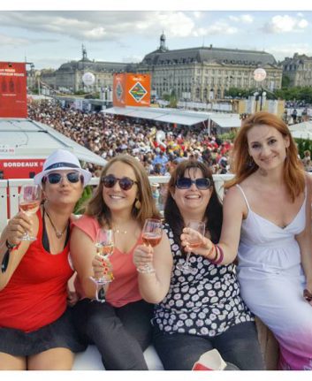 A l'amitié l'amour la joie