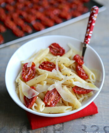 Pâtes aux tomates confites et au Parmesan