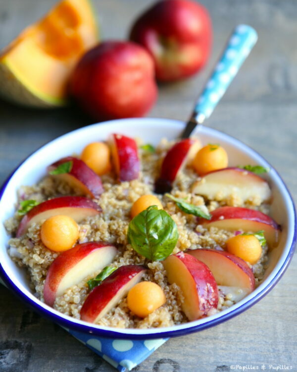 Salade de quinoa, nectarine, melon et basilic