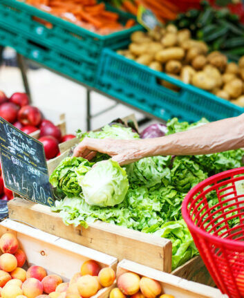 Au marché ©Romrodphoto Shutterstock