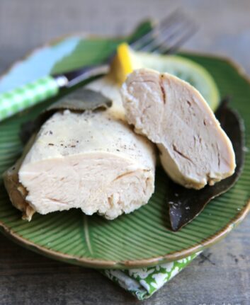 Blancs de poulet pochés