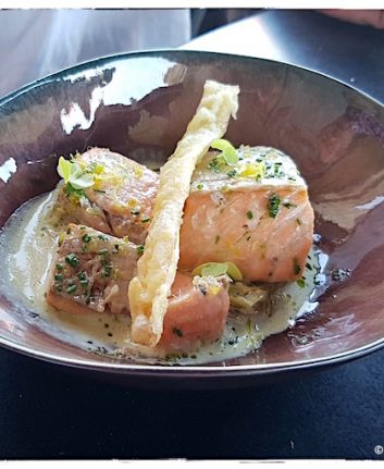 Saumon à l'oseille et fondue de poireaux
