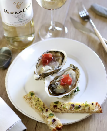 Huîtres aux copeaux de jambon et mouillettes aux algues