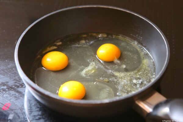 Œufs dans la poêle