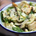Salade tiède de poulet au citron et à l'avocat