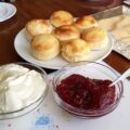 Scones - Clotted Cream - Confiture de framboises