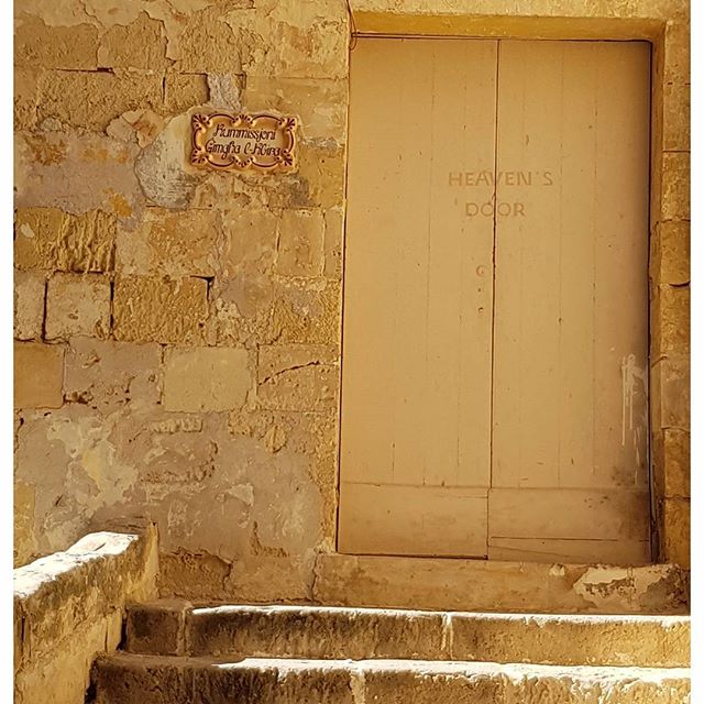 Knocking on heaven's door