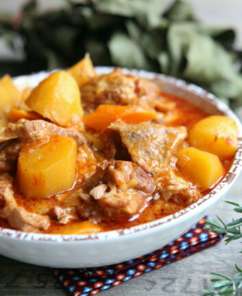 Sauté de veau aux carottes et aux pommes de terre