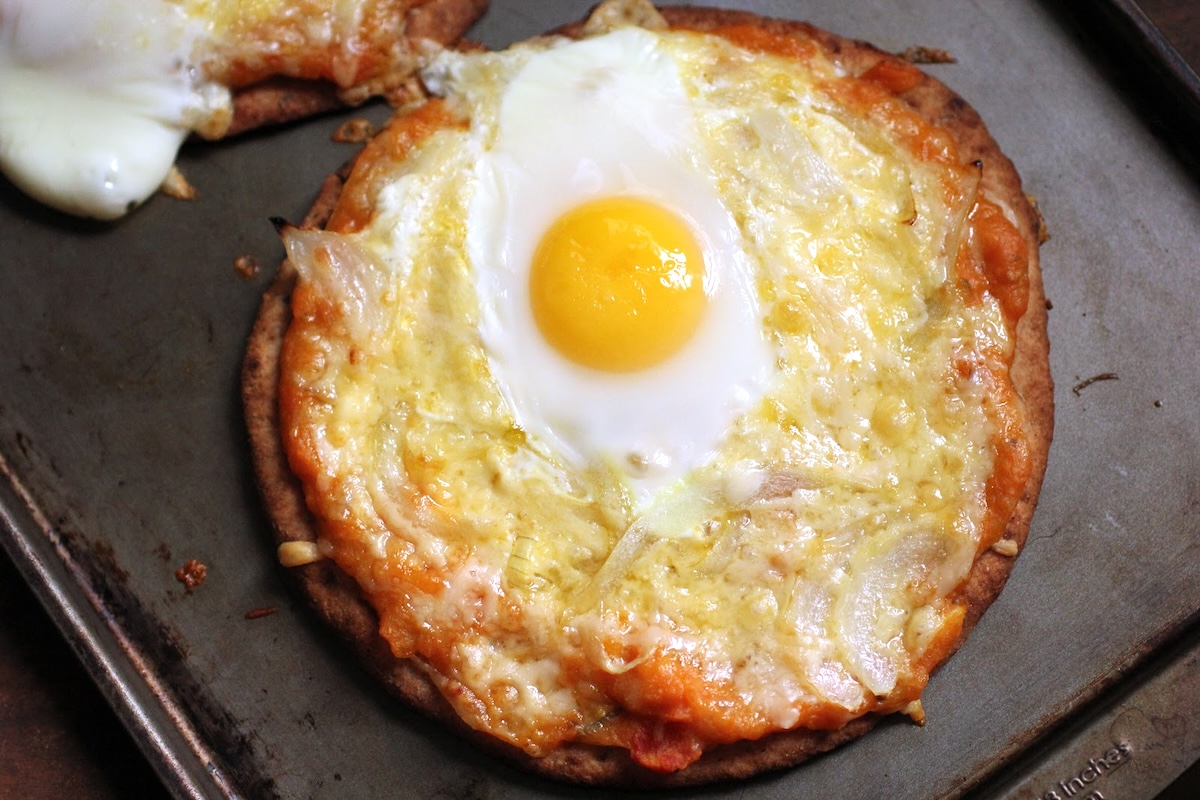 Naan pizza petit déjeuner