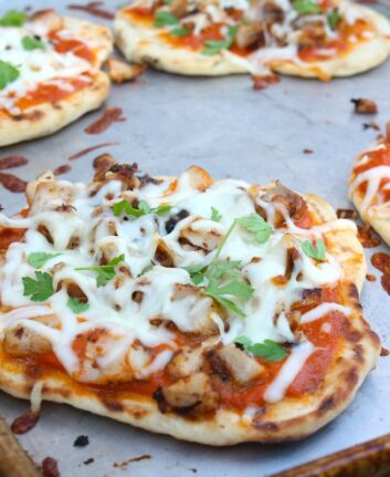 Naan pizza poulet grillé Tikka Masala