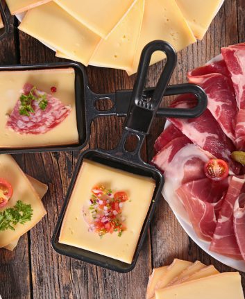 Raclette © margouillat photo shutterstock