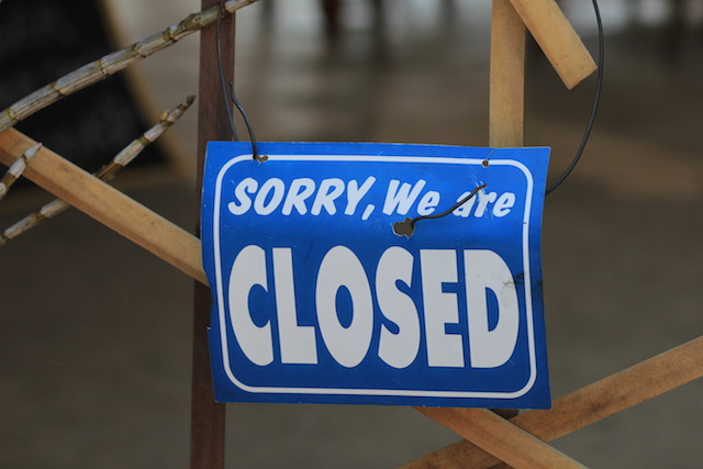 Sorry we are closed (c) Luziiim shutterstock