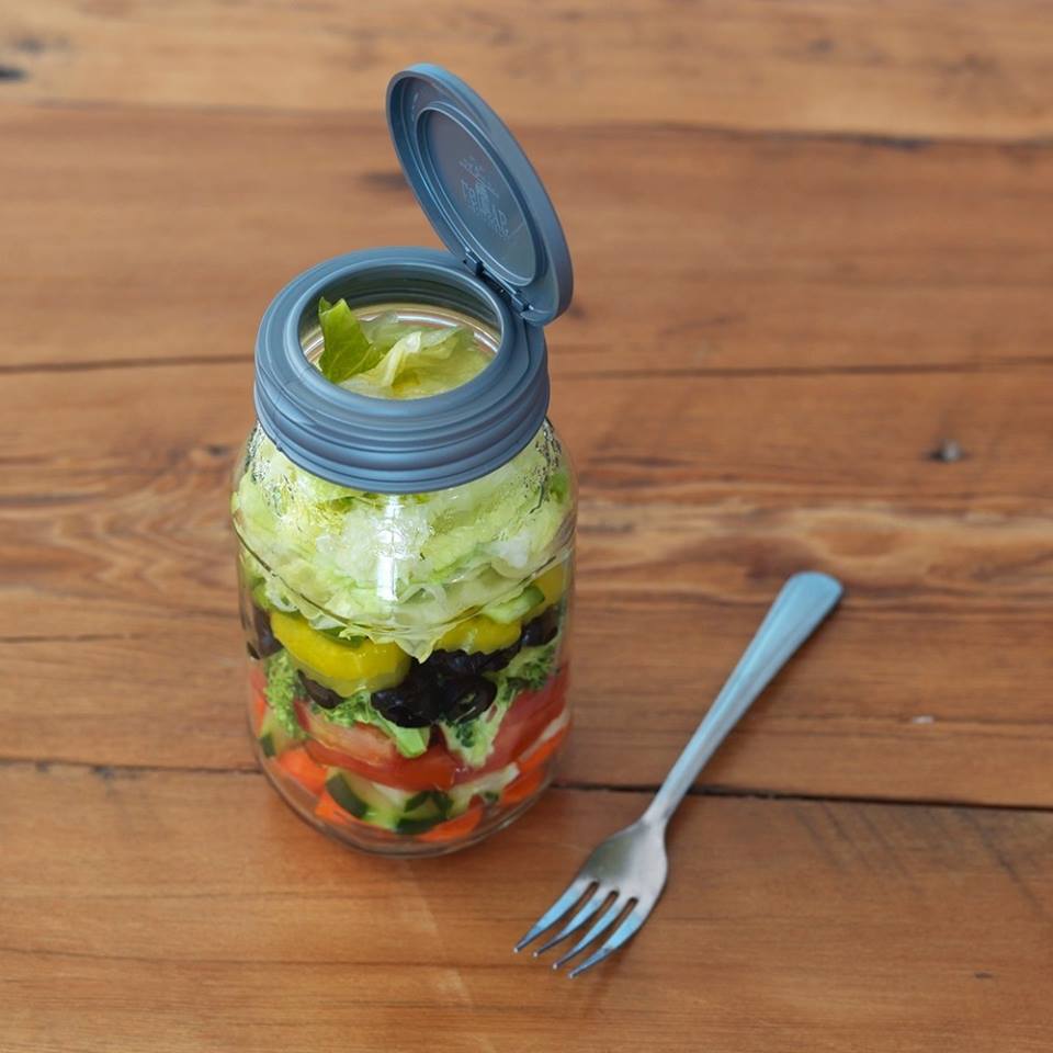 Salade dans un Mason jar