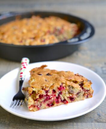Gâteau aux cranberries et aux noix de pécan