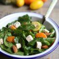 Salade d'épinards, clémentines, amande et feta