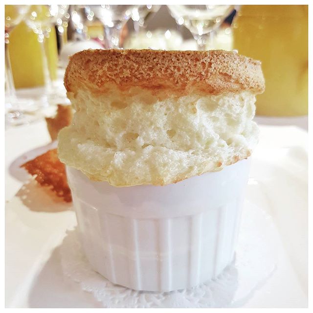 Meilleur soufflé de ma vie #GrandMarnier - aérien et fantastique