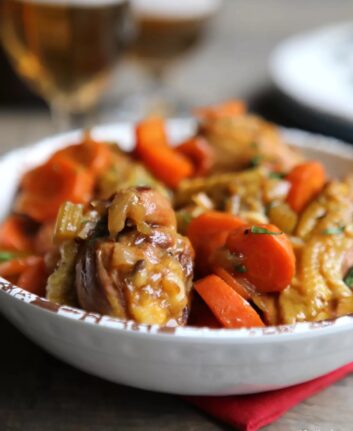 Poulet à la bière en cocotte, miel et moutarde