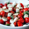 Salade tomates mozza (c) StockSnap CCO public domain pixabay