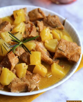 Porc à l'ananas et au romarin