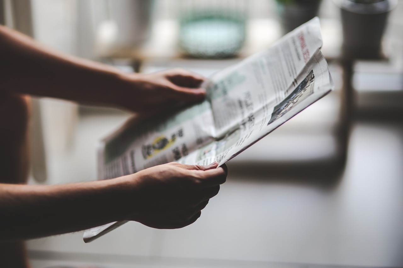 Revue de presse CC0 Pixabay ©Kaboompics