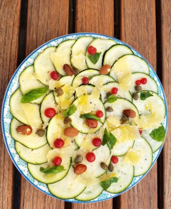 Carpaccio de courgettes, amandes et Parmesan