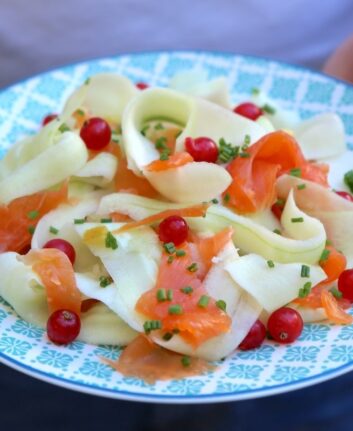 Salade de concombre à la truite fumée