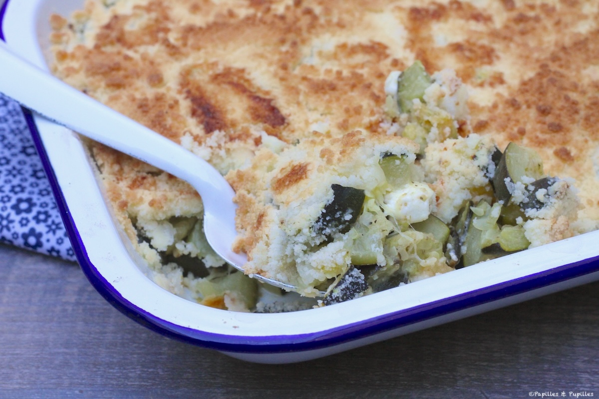 Crumble de courgettes à la poudre d'amandes et à la féta