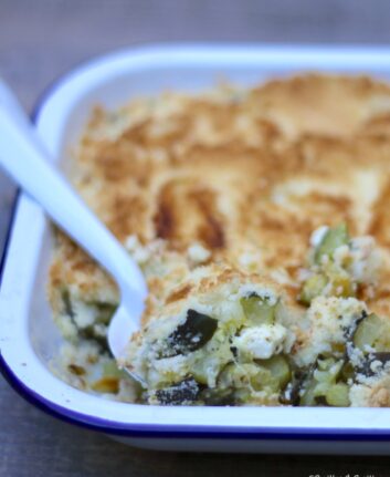 Crumble de courgettes à la poudre d'amandes et à la féta