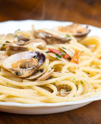 Spaghetti alle vongole (c) Massimiliano Marino shutterstock