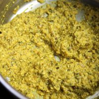 Oeufs brouillés dans la sauce