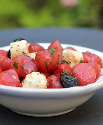 Salade de pastèque fromage ail et fines herbes