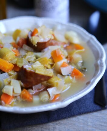 Soupe de légumes et saucisses de Montbéliard