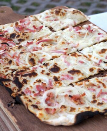 Flammenkueche (Tarte Flambée)