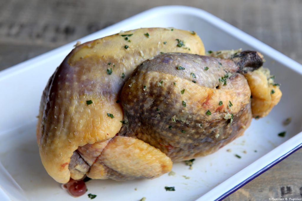 Chapon de pintade farci rôti au four et poires