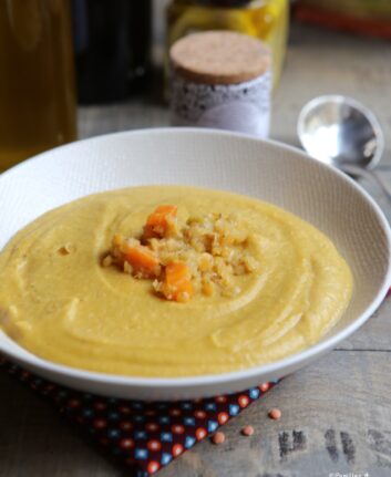Velouté de lentilles corail au lait de coco