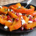 Butternut et potimarron rôtis aux épices douces, féta et grenade