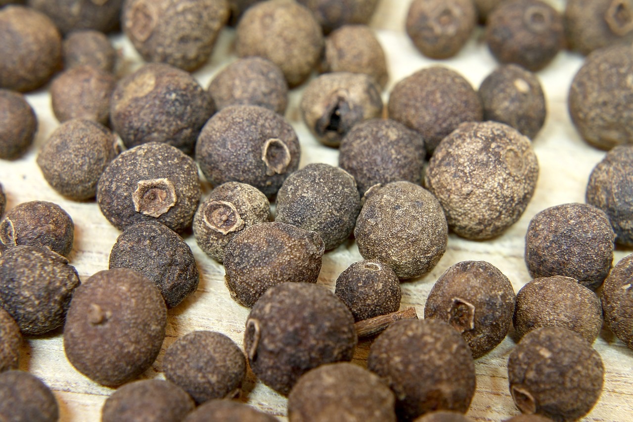 Piments de la Jamaïque - All Spices ©kalhh CC0 Pixabay