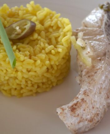 Riz au Colombo et daurade pochée