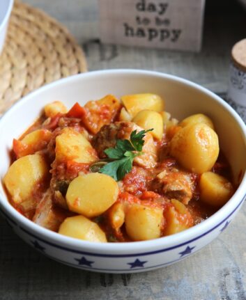 Quasi de veau aux tomates, poivrons, pommes de terre