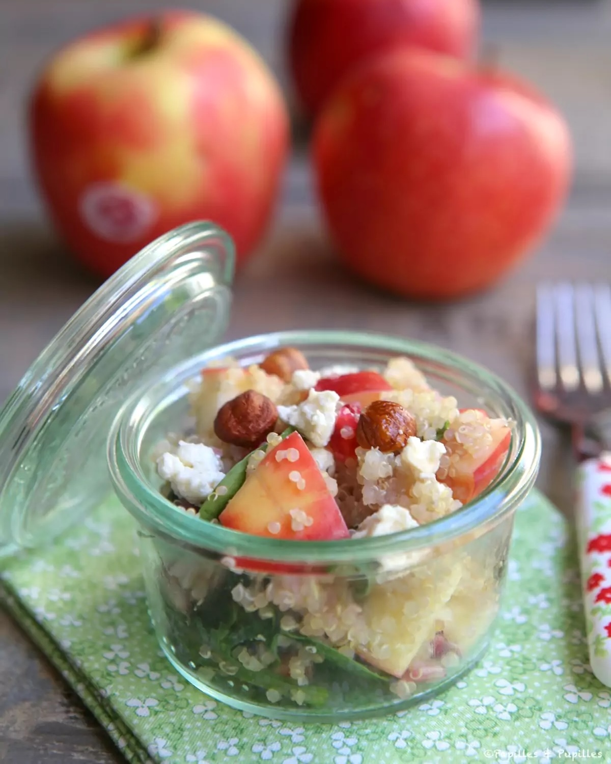 Salade de quinoa, pomme et grenade